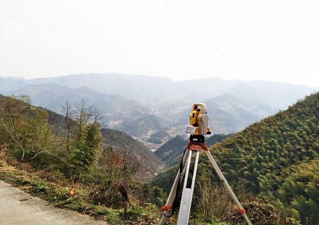 Total Station Presisi Tinggi (Akurasi 2 Detik) Gold ZTS-320R - Gambar 2